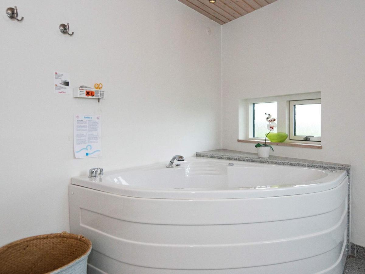 8 Person Holiday Home In 에벨토프트 외부 사진